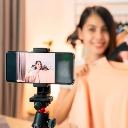 企業案件やメディア出演オファー